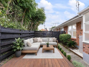 BRICK & TILE, SINGLE-LEVEL BY MILFORD BEACH!