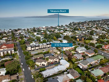 Charming & Modern | Massive Backyard