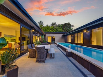 Striking Architecture, Lifestyle plus Studio