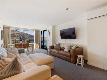 Easy Queenstown Living