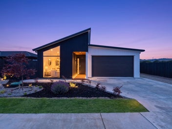 Stylish Living in Semi-Rural Serenity