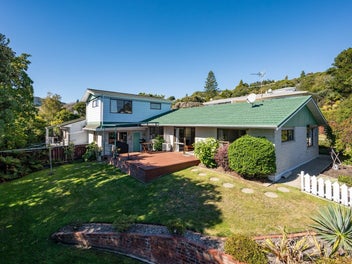 Spacious Family Living in a Prime Stoke Location