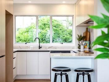 Renovated, Modern & Convenient, Glenfield Gem!