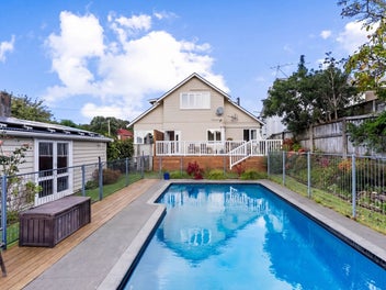 1960's Stucco - Unbelievable Value