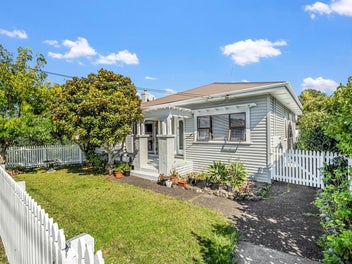 Mt Albert Character – Sun, Style & Local Flavours