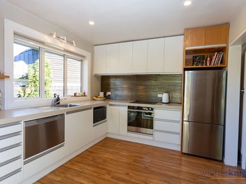 Fendalton Fringe Charm. School-Zone Gold