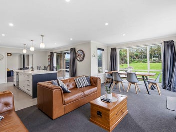 Lifestyle Haven Minutes from Gore