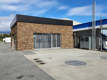 Image 1 of 6