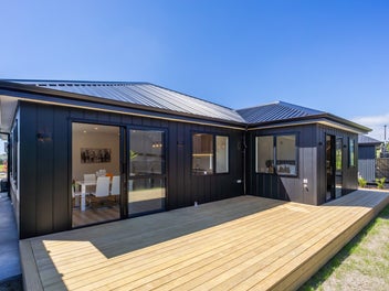 Single Level! Brand New! Comfort Family Home!