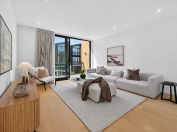 Modern Lifestyle, Ultimate Convenience! $1,365,000