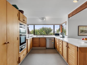 Family Living in a Quiet Khandallah Cul-de-Sac