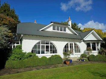 Savour the space-Four bed and three living