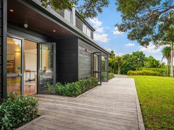 Triple-income lifestyle – Matakana Village