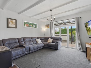 Entry Level Otatara - Space, Privacy & Lifestyle