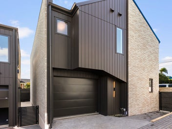 Boutique Parkside Living - Eight Brand New Homes