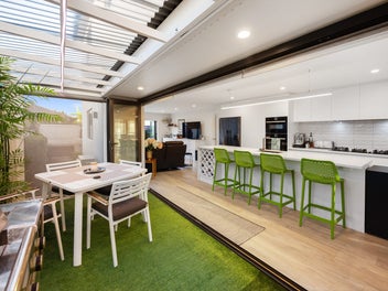 Traffic lights don’t run in this Pocket