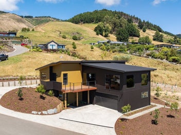 Views, Style & Brand-New Comfort!