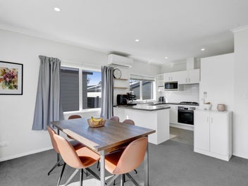 Modern, Private - Close to Inglewood Attractions