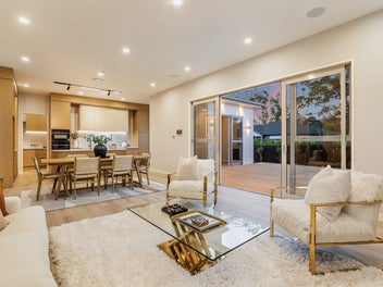 3.0m Ceilings & Bush Views