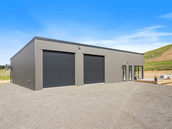 Liveable Shed + Land