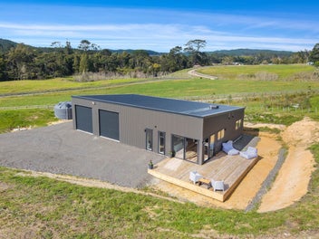 Liveable Shed + Land