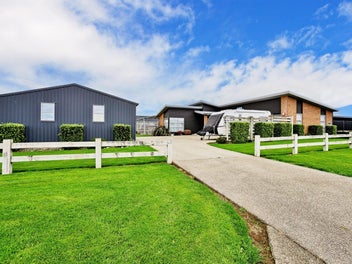 Six car garaging | lifestyle living