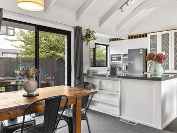 Family Living with Scenic Surrounds