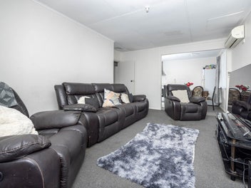 Spacious Family Living in Prime Huntly Spot