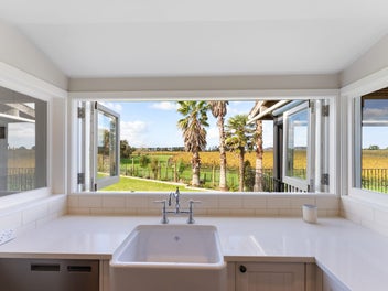 Country Charm by the Vineyards