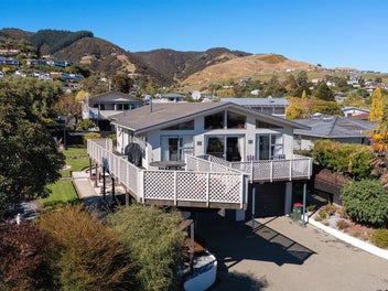 Space Meets Location - Book Your Viewing!