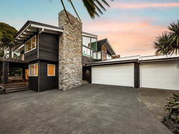 Sublime Family Home | Views & Exceptional Garaging