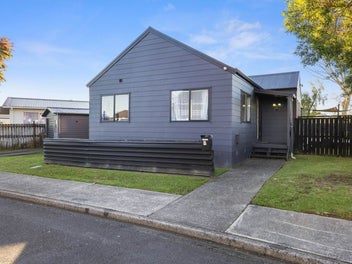 Renovated 3BR + Garage on 507m² Freehold