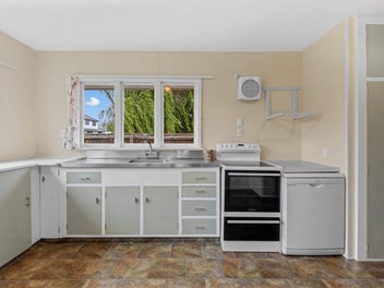 Love it or Flip it - Cashmere High Zone