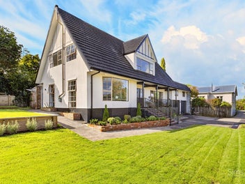 Premium Location - Expansive Living