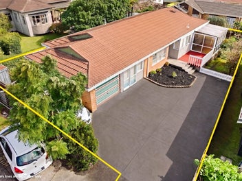 Vendor Leaving NZ - Renovated Brick & Tile Gem