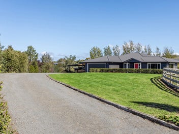 A Picturesque Modern & Comfortable Lifestyle