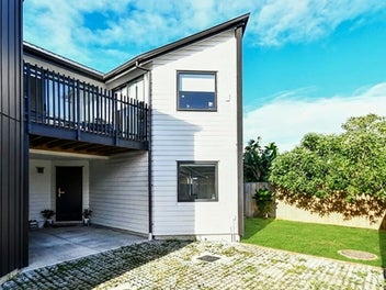 Modern 3-Bedroom Home in Prime Papakura Spot