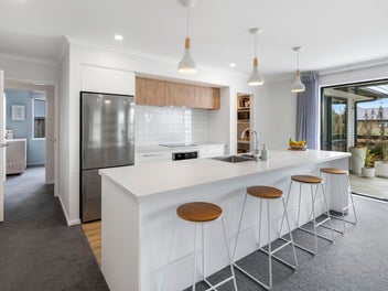 Flexible Living in a Sought-After Setting