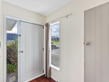 Sunny, Spacious Family Living - Be Quick