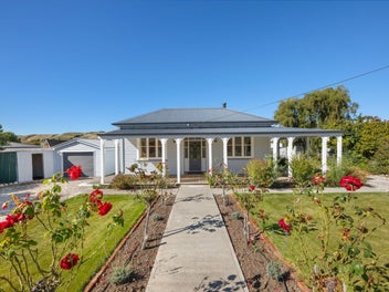 Updated Rural Retreat with Space to Play