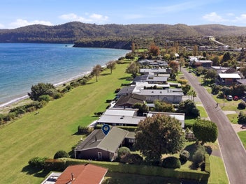 Absolute lakefront on Nisbet Terrace
