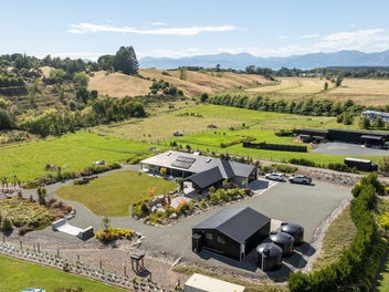 262m2 New Home, 2-Bay Shed in Prime Mapua Location
