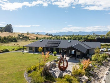 Big Kid & Little Kid Paradise - Close to Mapua