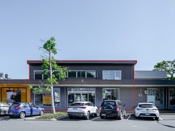 Image 1 of 7