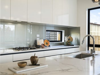 The Glasshouse: Bright, Modern & Brand New