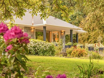 Gardens. Heritage. Provenance