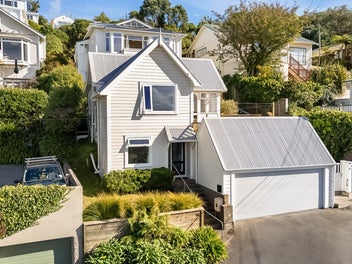 TWO HOMES, ONE TITLE, EXCEPTIONAL VIEWS