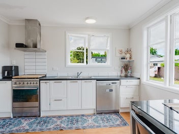 Convenient Cul-de-Sac Living