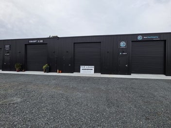 Image 1 of 7