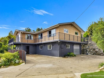 Half an Acre of Freedom, 8 Minutes from Town